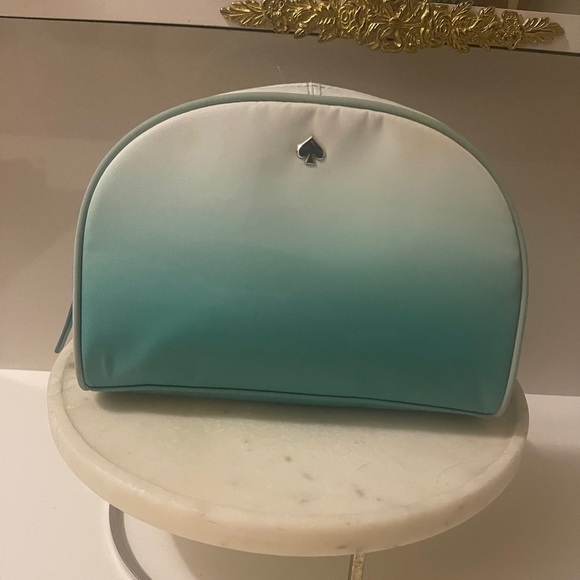 Kate Spade Medium Dome Jae Fiji Green Cosmetic/Makeup Bag Case - Picture 1 of 14